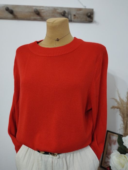 Czerwony sweter damski C&A L na święta i zimę