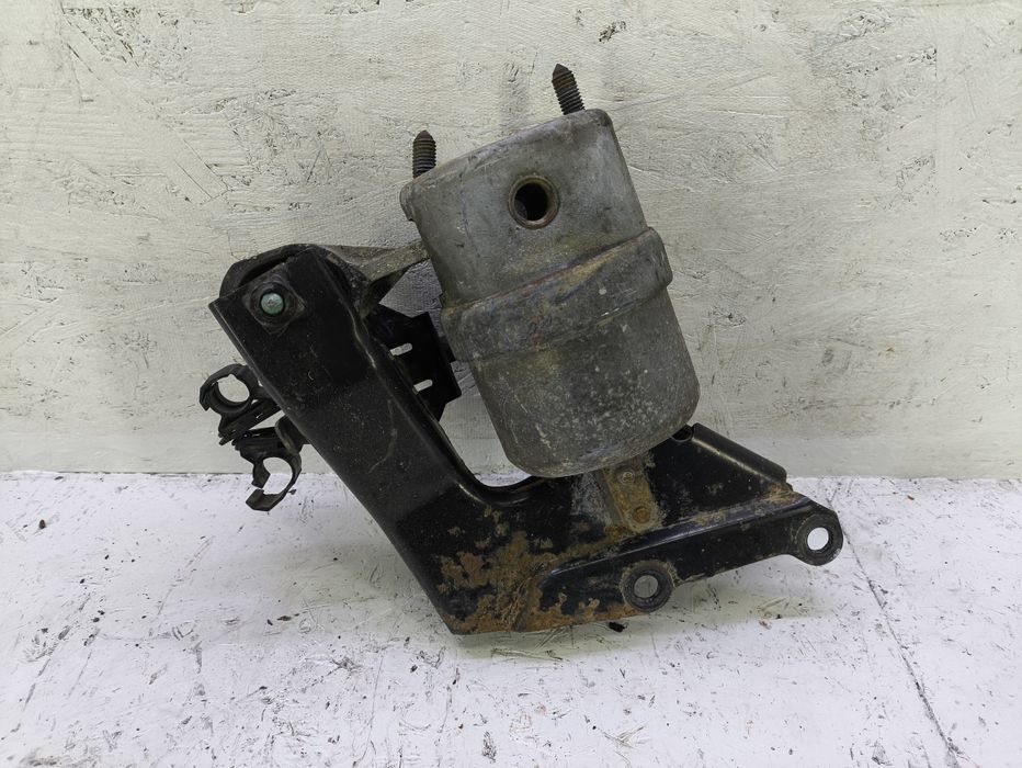 Подушка крепления коробки кронштейн volkswagen T4 фольксваген т4