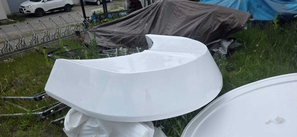 Jacht motorowy Courier 970 do wykończenia