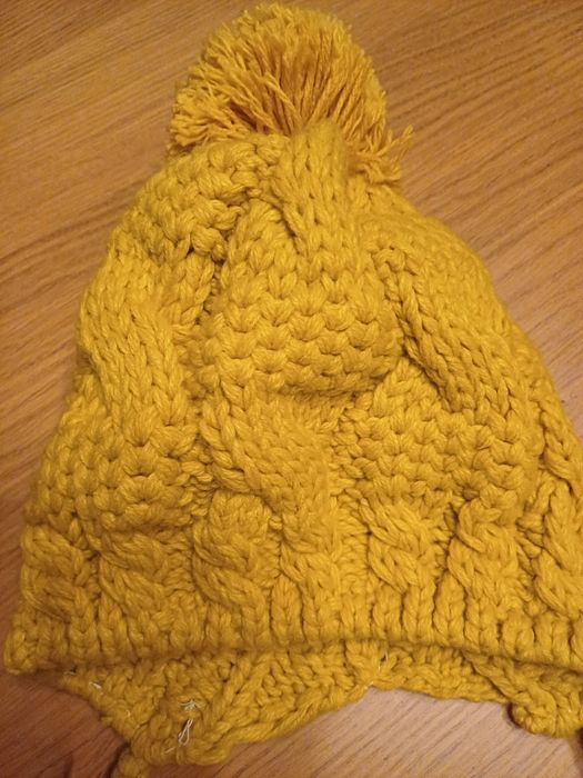 Czapka  zimowa handmade  nie używana  l