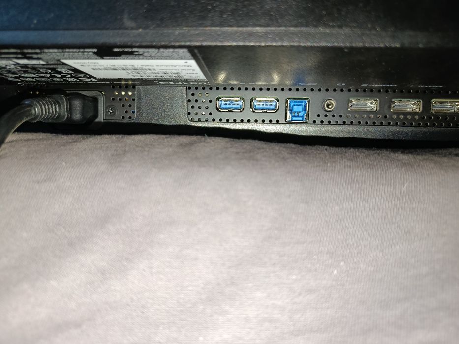 Sprzedaję Monitor G24F2