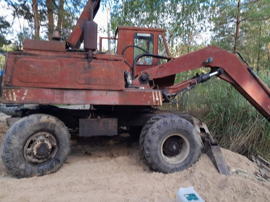 Екскаватор ЄО3322 в робочому стані