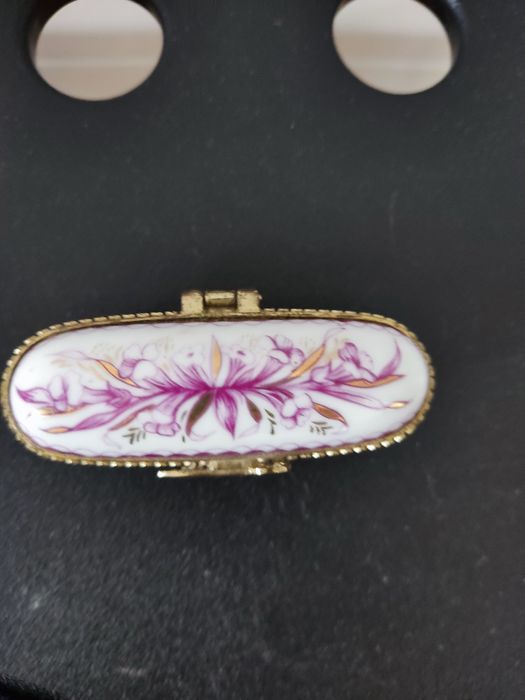 Caixinha antiga em tons de rosa vintage