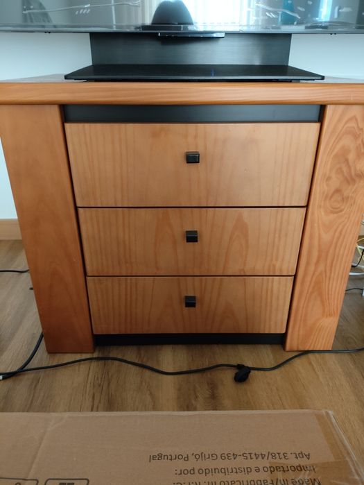 Cama + estrado + cabeceira solteiro em pinho