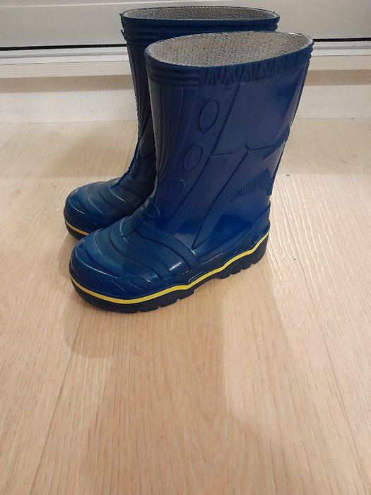 Продам дитячі резинові чобітки