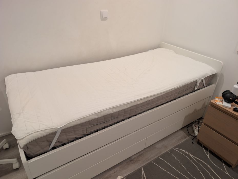 Cama de solteiro com extra e arrumação