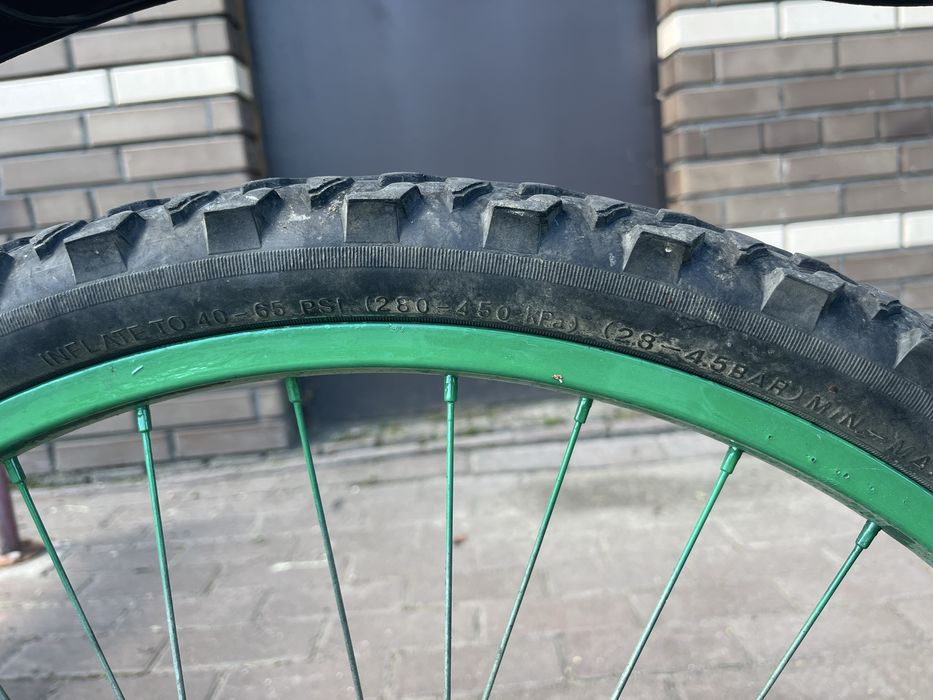 Гірський велосипед МТВ з 26 колесами Пружинна підвіска. Армотизатор.