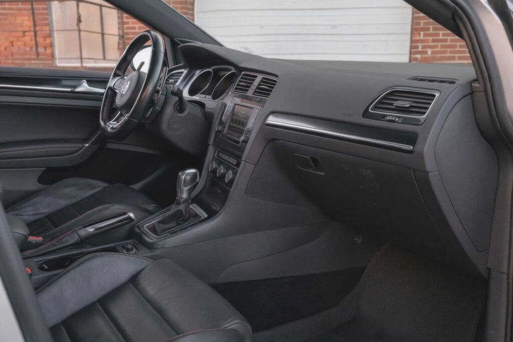 Volkswagen Golf GTI      2016