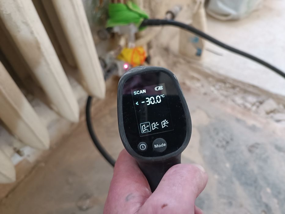 Zamrażanie rur i nie tylko. Hydraulik Awarie domowe wymiana instalacji