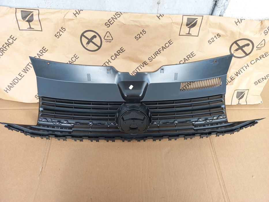 VW T6 Т6 Caravelle Multivan 2015-19 Решітка радіатора бампера ОРИГІНАЛ