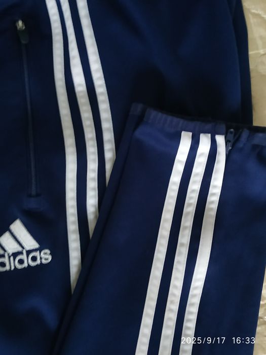 Spodnie dresowe damskie granatowe, r S/M adidas, używane