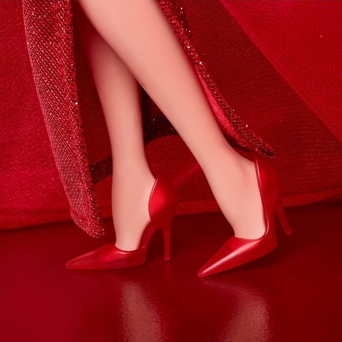 Колекційна лялька Barbie Signature Ruby Red 80-та річниця (JBJ17)