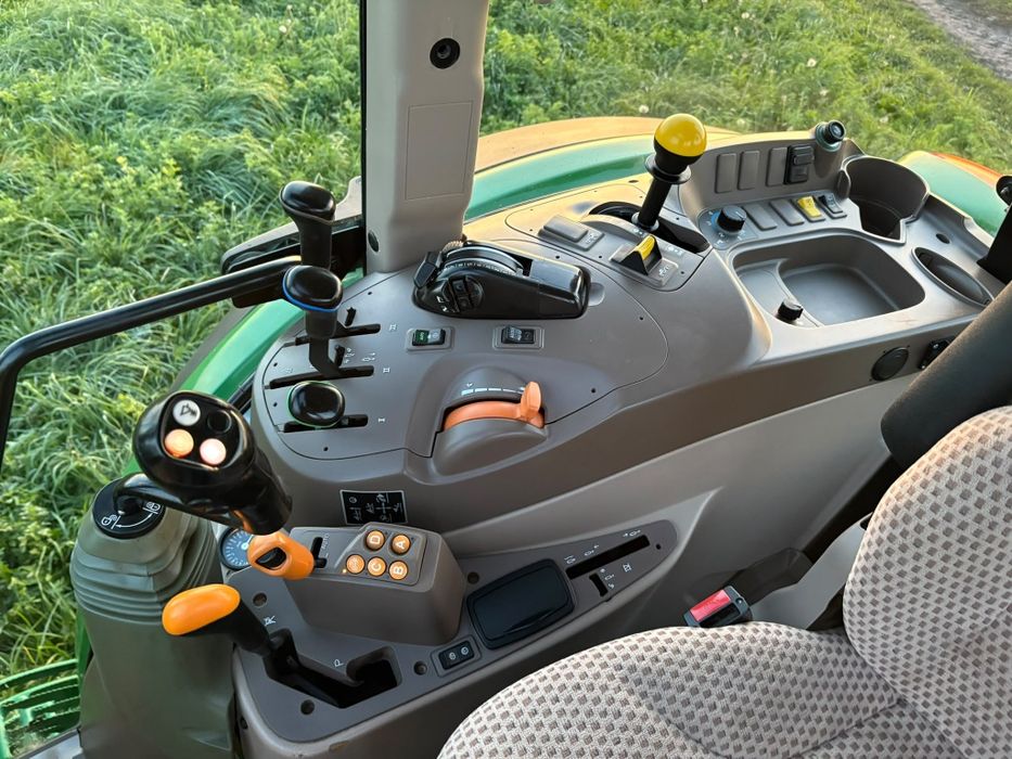 Ciągnik rolniczy john deere 6115 rc ładowacz czołowy