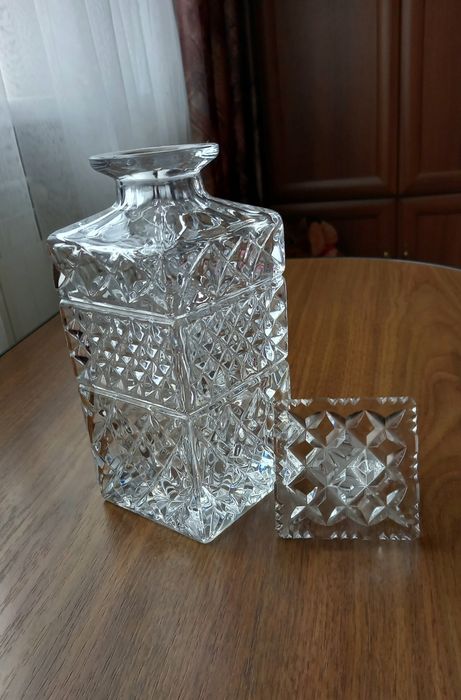 Графін,чеський кришталь.