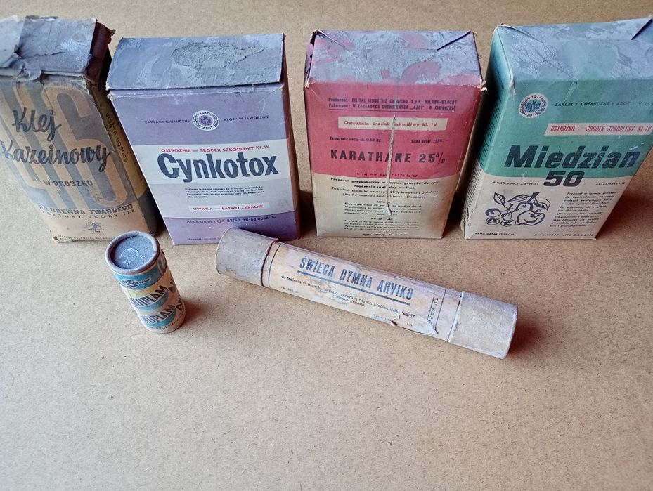 Komplet starych środków chemicznych z czasów PRL-u
