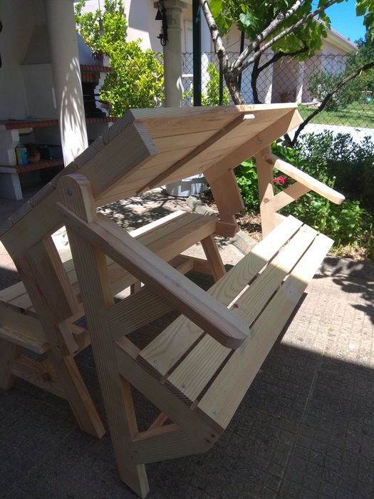 Banco / mesa de jardim