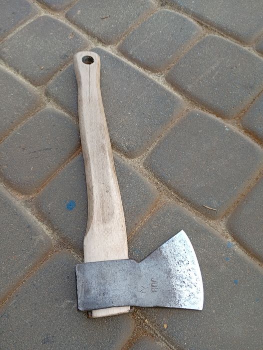 Stara siekiera 600g / 32cm