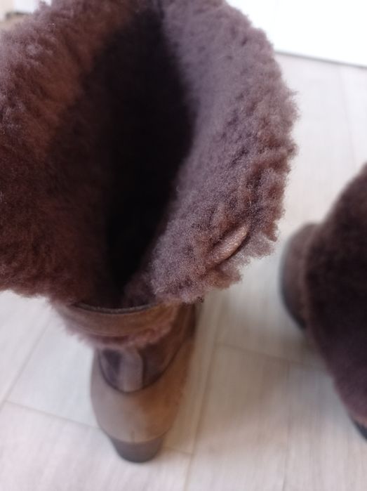 Kozaki na koturnie UGG