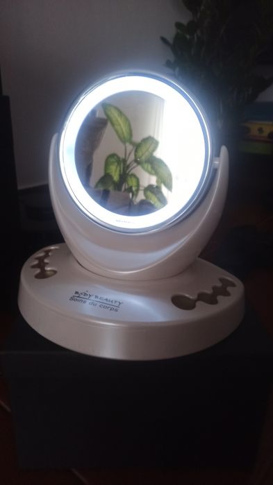 Espelho 360° com luz led e toucador