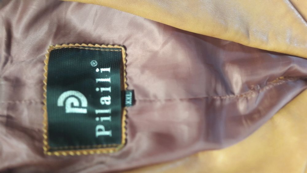 Продам две женские натуральные кожаные куртки