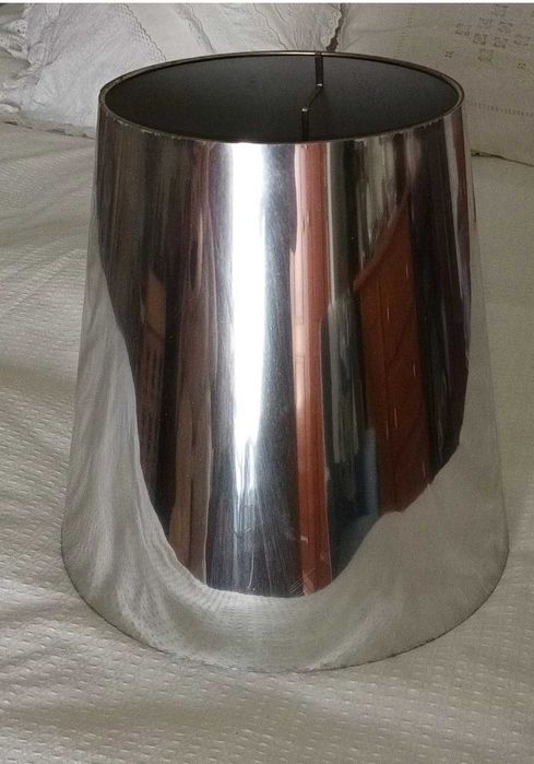 Vendo Abajur metálico