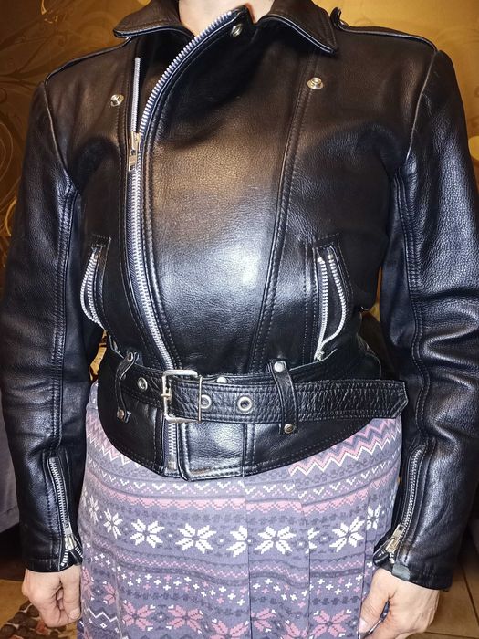 женская кожаная куртка, мото стиль