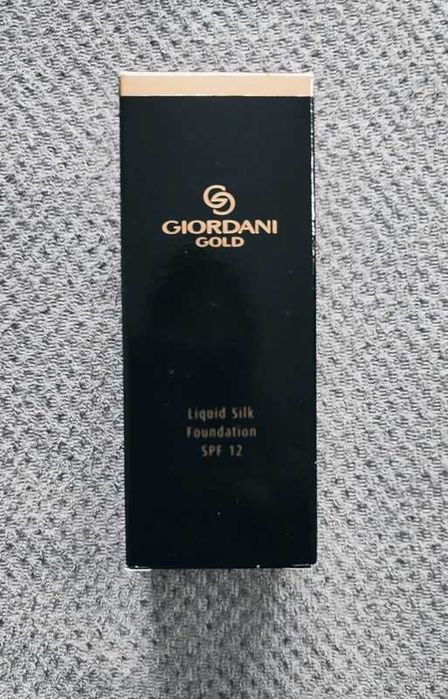 Podkład Giordani gold Liquid Silk Light Ivory Oriflame