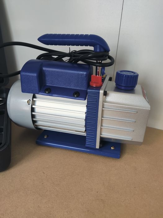 Bomba de vacuo 4CFM débito 100litros + mala com manometros. NOVO.