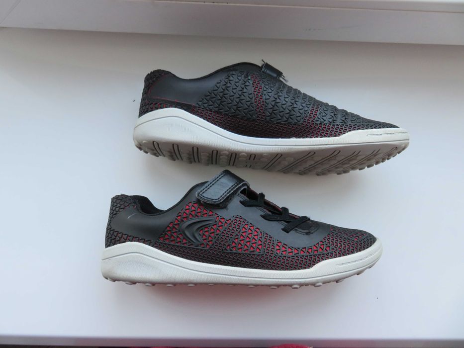 Кроссовки подростковые Clarks Award Swift.Размер 35/36(23,5см)