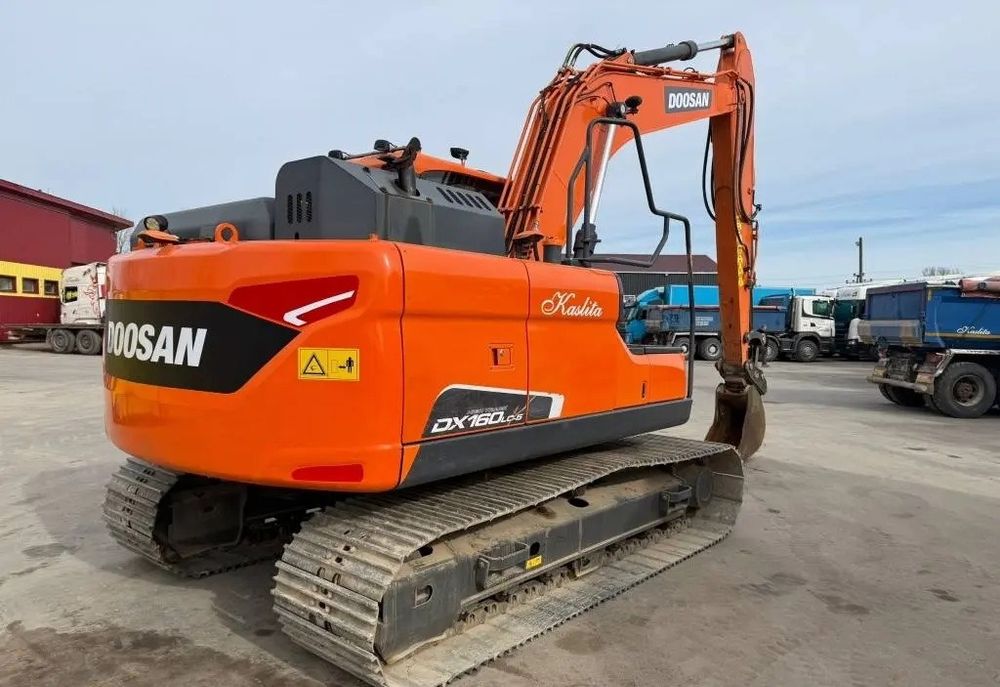 Гусеничний екскаватор Doosan DX160LC-5