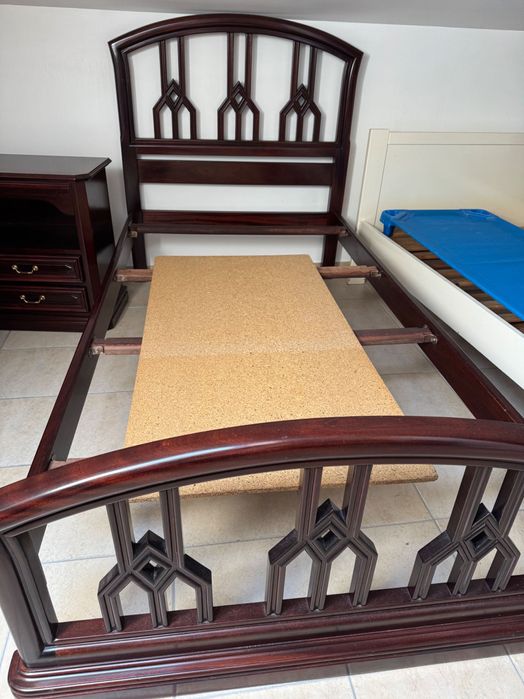 Cama + estrado + Mesa cabeceira
