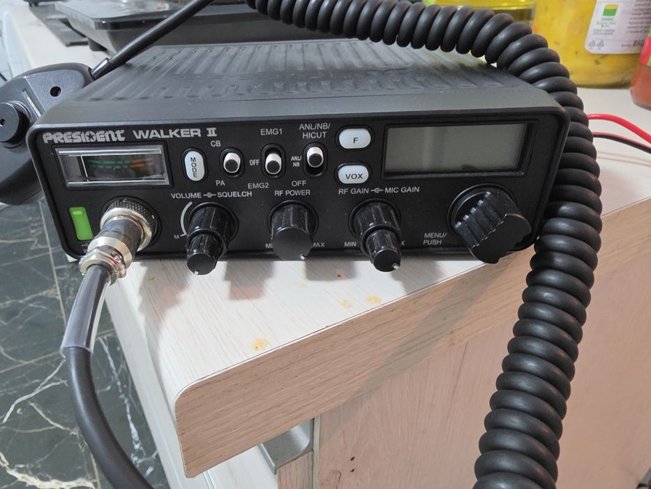 Sprzedam nowe CB radio Prezydent Walker 2. Radio było używane tydzień czasu.