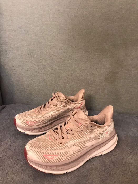 Hoka Bondi Clifton 9