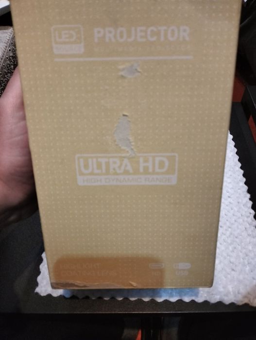 Projetor Ultra HD HY300 branco