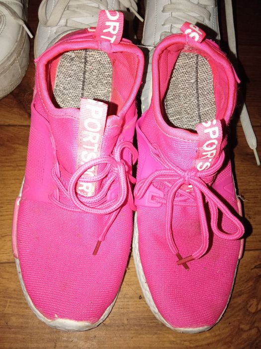 Zamienię Buty sportowe damskie rozmiar 37,38,39.