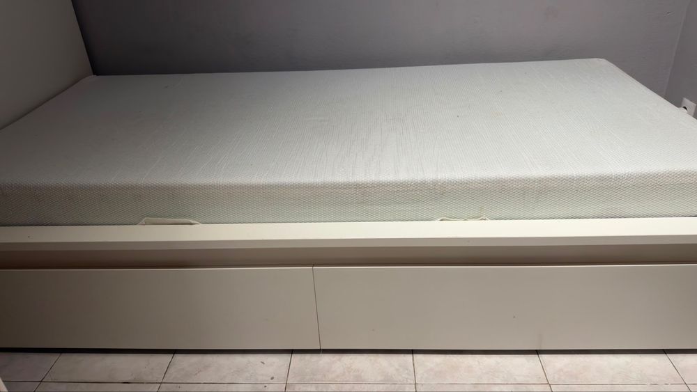 Cama com gavetas + Colchão