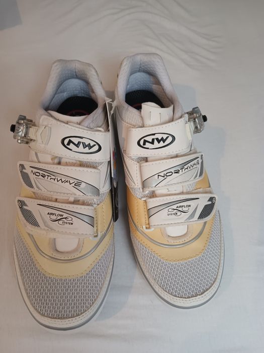 Nowe buty rowerowe, kolarskie NORTHWAVE rozmiar 42,5, SPD SL