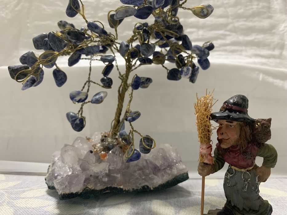 Árvore de pedra Quartz Azul com base Ametista