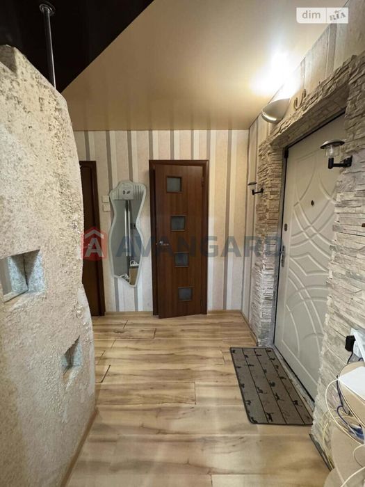 Продам 3шку В центрі Пісків! Ваучер ТАК!