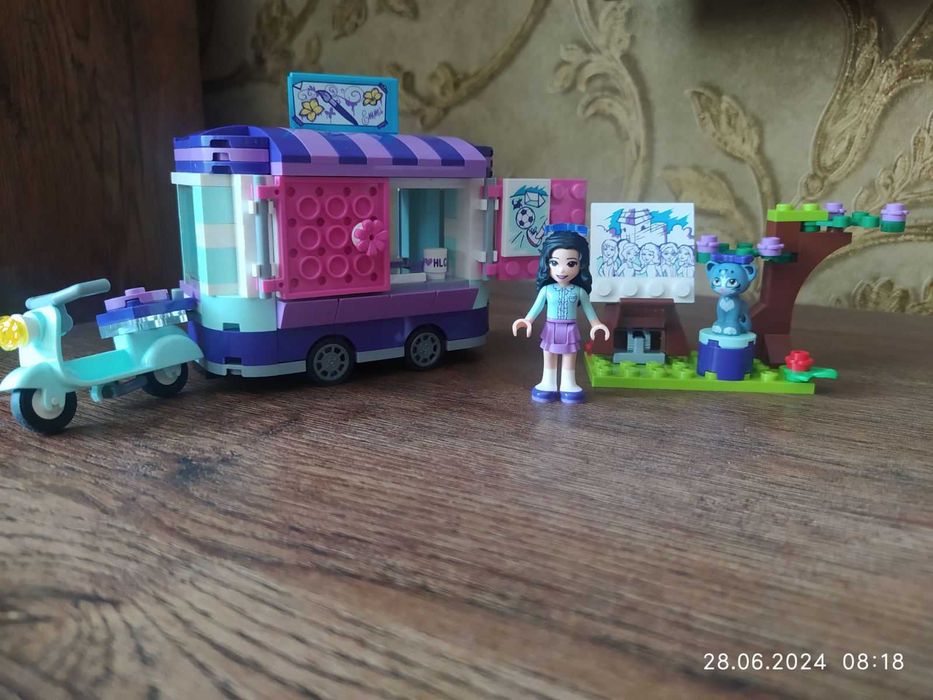 Продам конструктор Lego Friends (оригінал) мольберт Емми