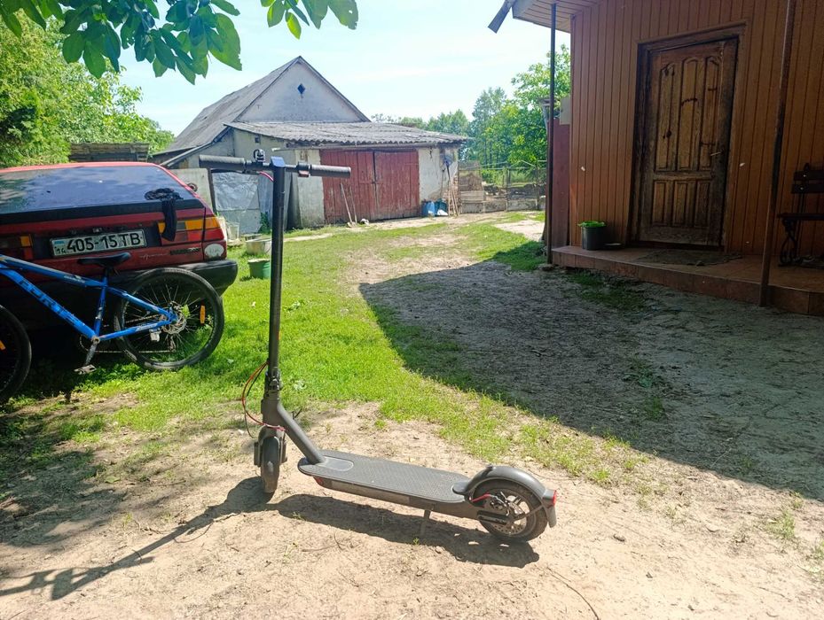 Продам Електросамокат Xiaomi Mi 2 Pro