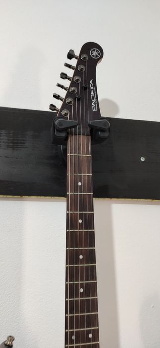 Yamaha pacífica 611