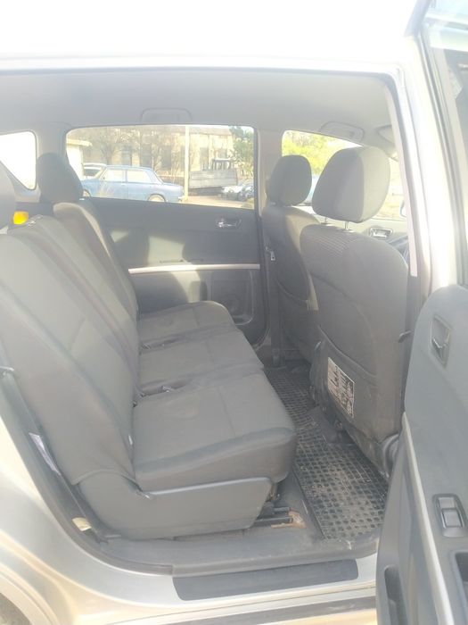 Продам машину Toyota Corolla verso 2.2 дизель