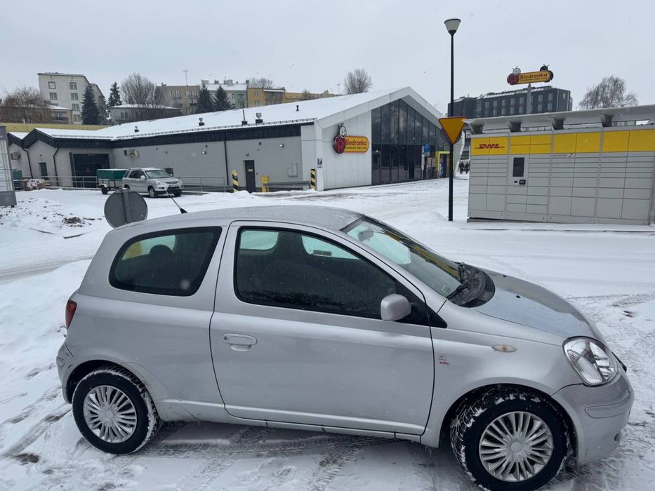 Toyota Yaris 2004r – 1.0 benzyna – Automat 131 tys. km – Salon Polska