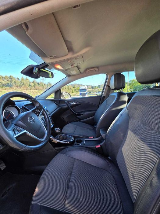 Opel Astra Sports Tourer 2015