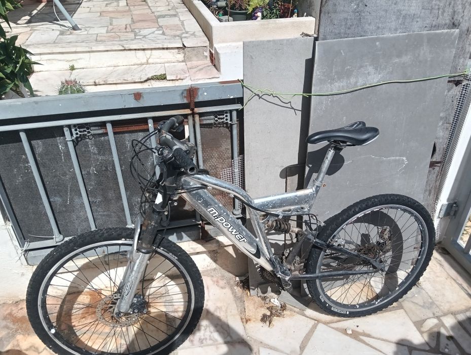 Bicicleta montanha e downhill