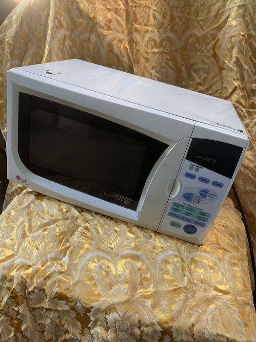Продам микроволновую печь LG, модель MH-594A