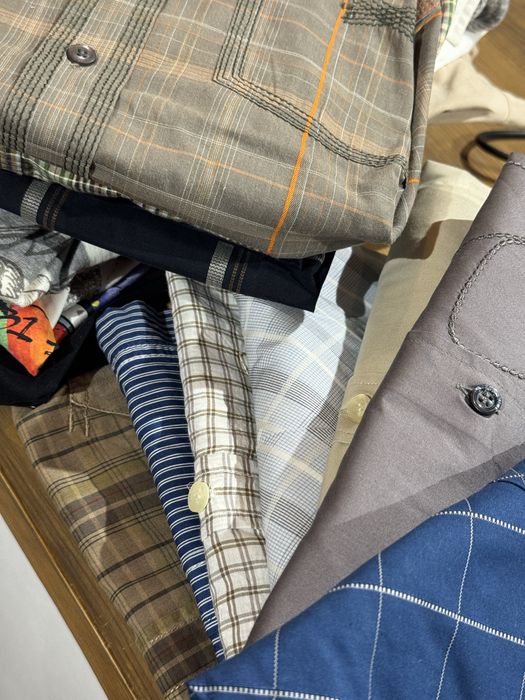 Lote de 250 Peças de Roupa Y2K / Vintage – Homem e Mulher – Revenda