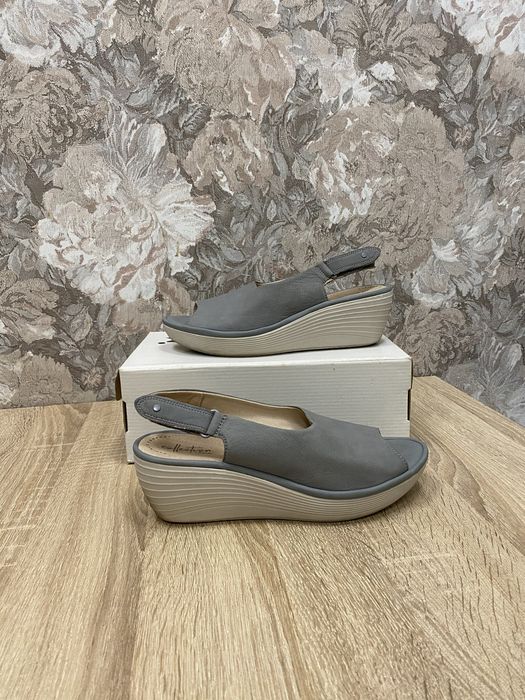 Clarks collection босоніжки сандалі сабо