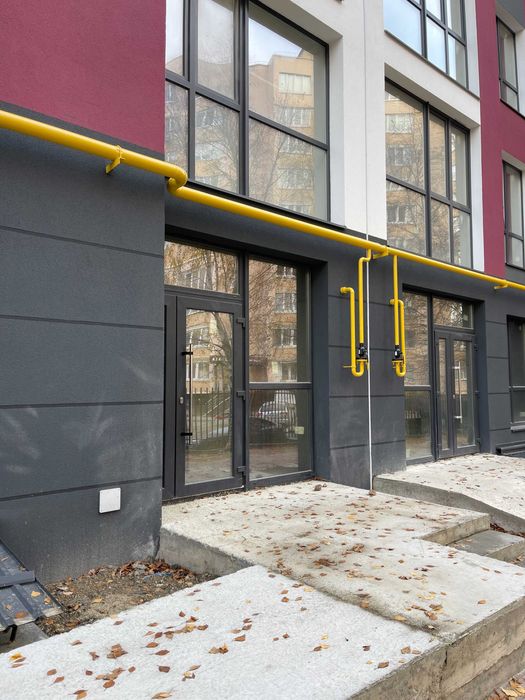 Комерція з окремим входом у новобудові!